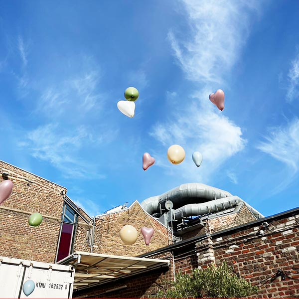 Himmelsherzen / Befüllter Latex - Ballon / circa 90cm – Bild 3